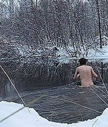 naked boys in the icy water 5dc564b995612.jpg