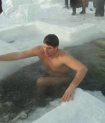 naked boys in the icy water 5dc564bd8ffb6.jpg