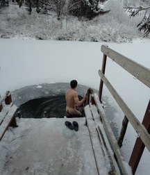 naked boys in the icy water 5dc564c8de1ee.jpg