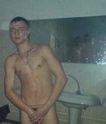 the naughty hand 5dc7df05c28ab.jpg