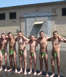 strange platoon of Russian soldiers 5dcb26c444902.jpg