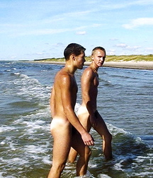 two-nudist-friends 5dcb2786abbe8.jpg