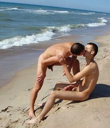 two-nudist-friends 5dcb278b259d7.jpg