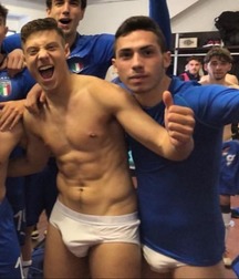 boys in the locker room 5dcb28f0bccc4.jpg