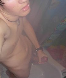 boys taking showers 5dcbf29ea700e.jpg