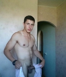 when the towel does not cover 5dcd9279d3d07.jpg
