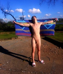 when the towel does not cover 5dcd92a5bb41e.jpg