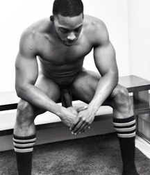 nudity in black and white 5dcd9420ebc31.jpg
