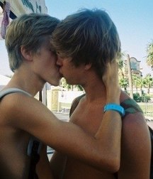 the kiss on the mouth 5dceb8c448b5e.jpg
