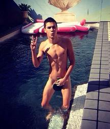 freely naked in the pool 5dd038d1b2f0e.jpg