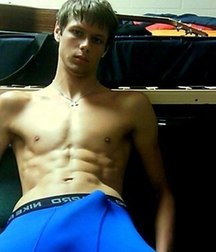 opss !. the hidden erection 5dd1448521043.jpg