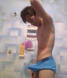 opss !. the hidden erection 5dd144b824e37.jpg