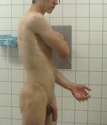 boys take a shower in the gym 5dd1462f54e22.jpg