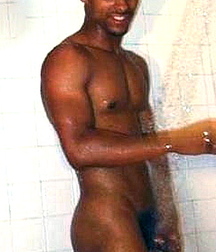 boys take a shower in the gym 5dd1463b3bff0.jpg