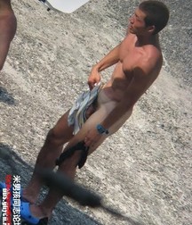 Voyeur 5dd4deb846f21.jpg