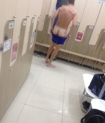 Voyeur 5dd4debcdb5aa.jpg