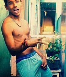 boys sexy 5ddd4e0c53886.jpg