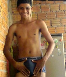 boys sexy 5ddd4e204c1f9.jpg