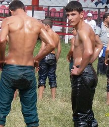 turkish-wrestler 5ddd5010730db.jpg