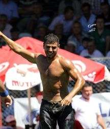 turkish-wrestler 5ddd50168eac6.jpg