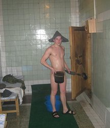 straight boys in sauna 5ddea682bcdda.jpg