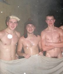 straight boys in sauna 5ddea68fda3d5.jpg