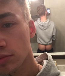 selfies  5ddeb3d90f65b.jpg