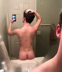 selfies  5ddeb3ee712f4.png