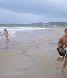 the boys on the beach 5de131cb7dc44.jpg