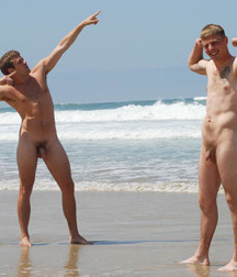 the boys on the beach 5de131e40c6d9.jpg