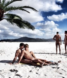 the boys on the beach 5de13212d7f1f.jpg