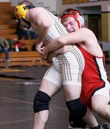 wrestlers boys 5de390394540f.jpg