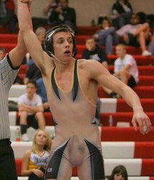 wrestlers boys 5de3904ccbe2c.jpg