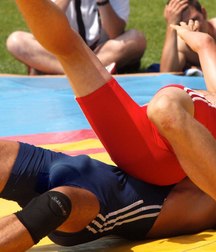 wrestlers boys 5de390626e5f7.jpg