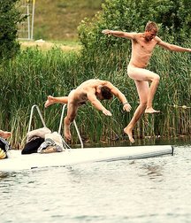 jumping naked 5de390bec2afe.jpg