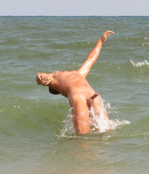 jumping naked 5de390cf6b4e7.jpg