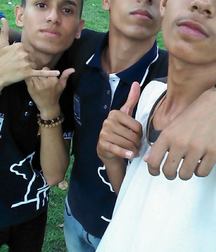 straight friends 5de6a332eb84c.jpg