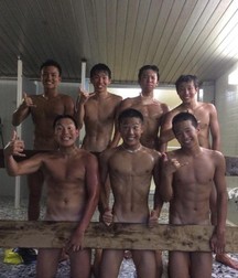 Japanese  in the locker room 5de6a3d24630c.jpg