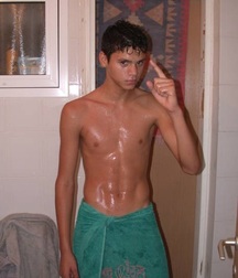 sexy guys with the towel 5de7f2cd78b78.jpg