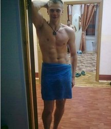 sexy guys with the towel 5de7f2d2bbc51.jpg