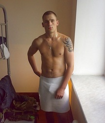 sexy guys with the towel 5de7f2ddef285.jpg