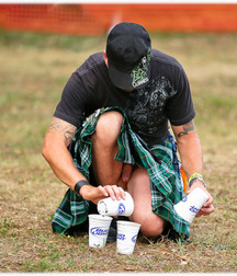 I don't wear underpants with a skirt 5de7f496467ab.jpg