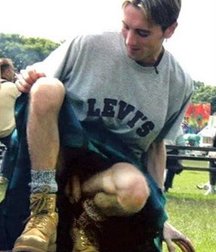 I don't wear underpants with a skirt 5de7f49ed54a8.jpg