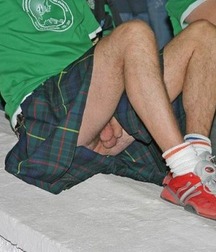 I don't wear underpants with a skirt 5de7f4a30096d.jpg