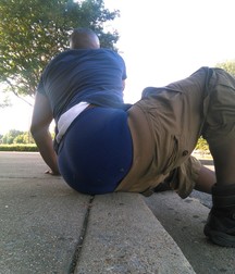 saggingpants 5decdda95e701.jpg