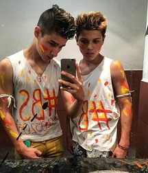 I make a selfies with my friend 5decdf2e34e40.jpg
