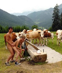 naked in nature 5decdf71af629.jpg