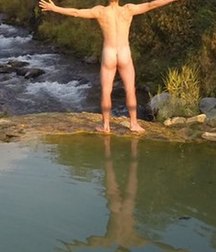 naked in nature 5decdfa103993.jpg