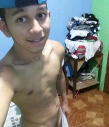 almost naked 5deebee64e230.jpg