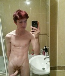 selfies naked 5defdf707fafe.jpg